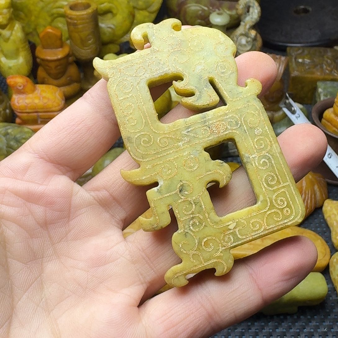 白玉菩提吊坠。。。