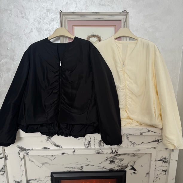 燕小姐“蓬松云感”系列轻薄无领桑蚕丝廓形加棉外套