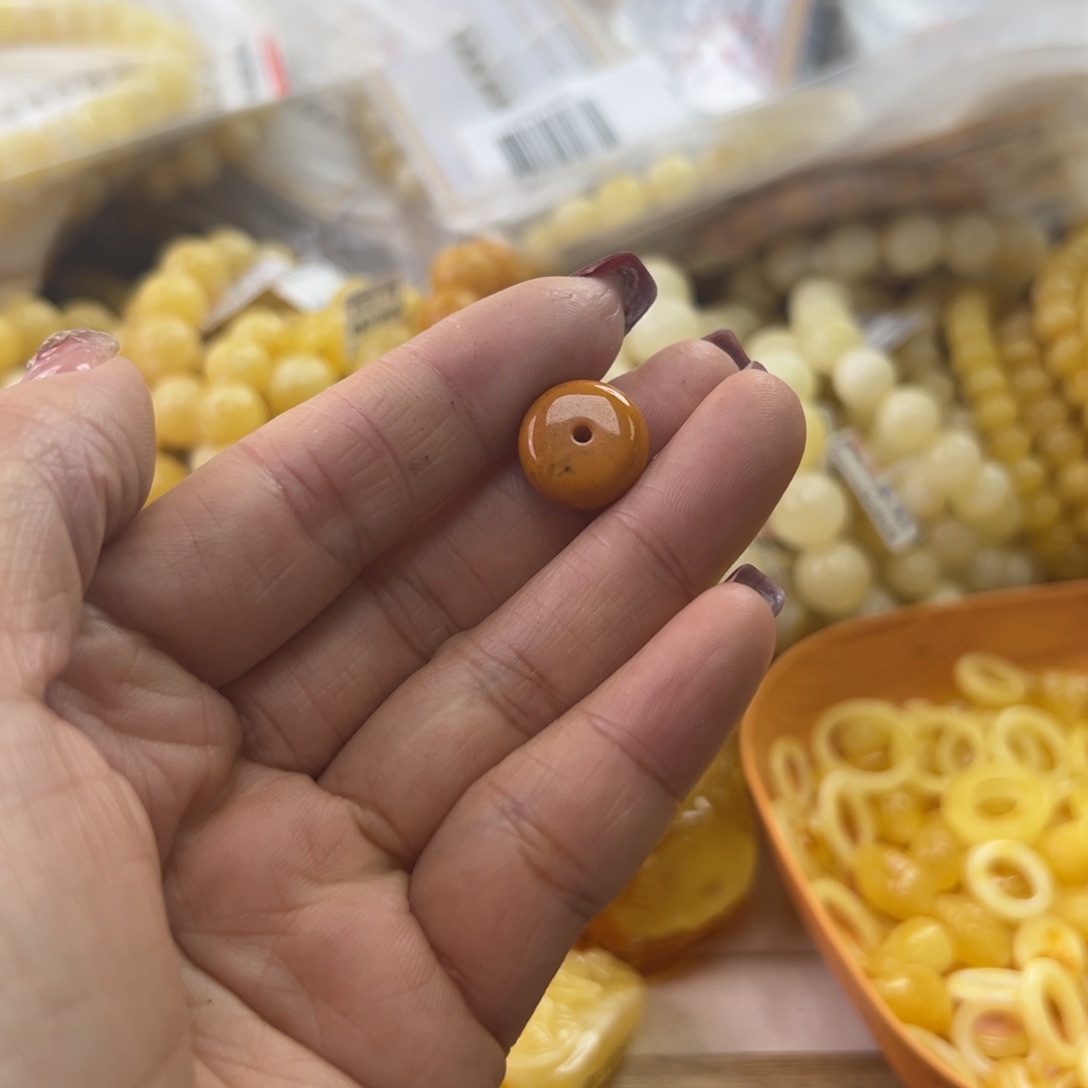 琥珀珠宝奇石未镶嵌