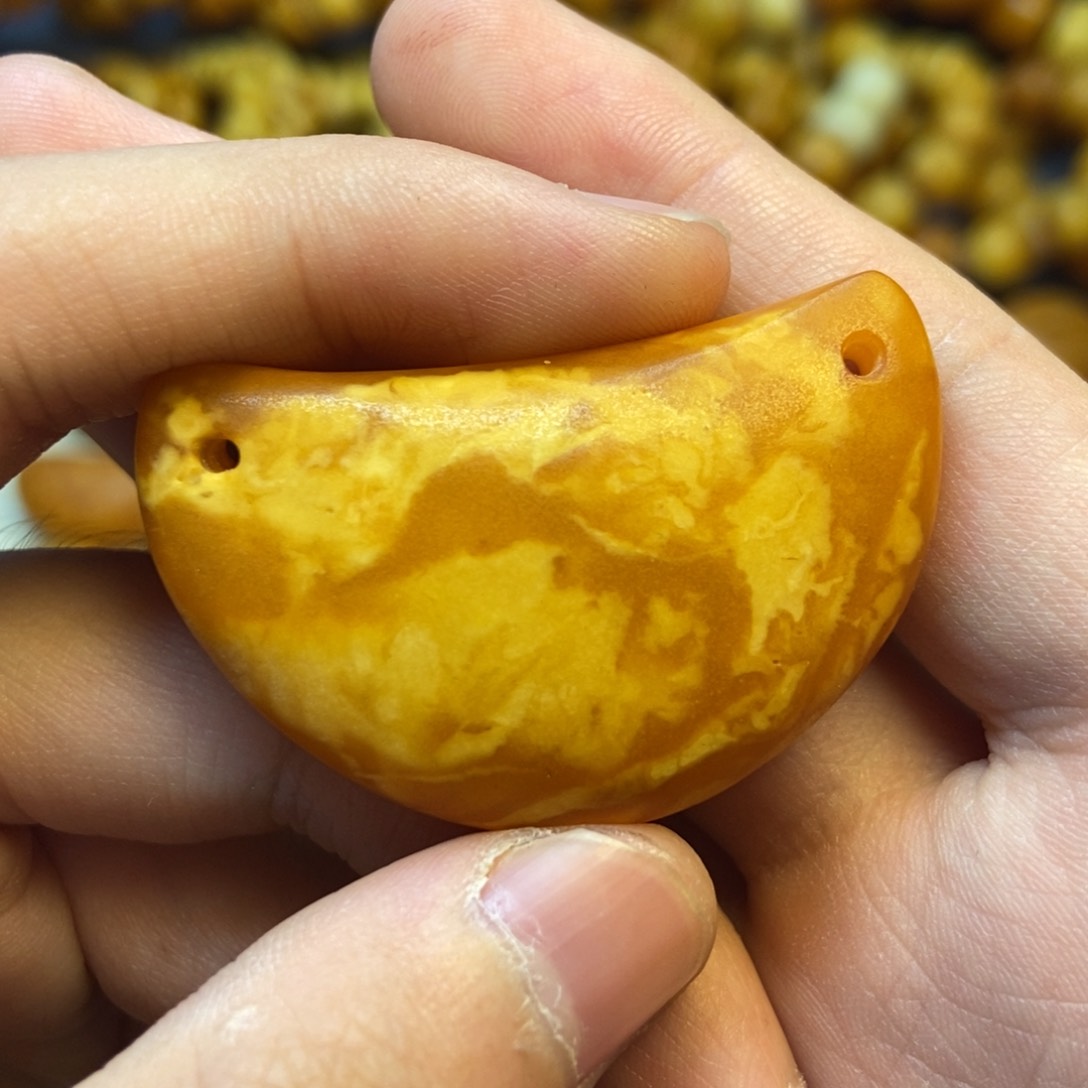 琥珀未镶嵌珠宝奇石