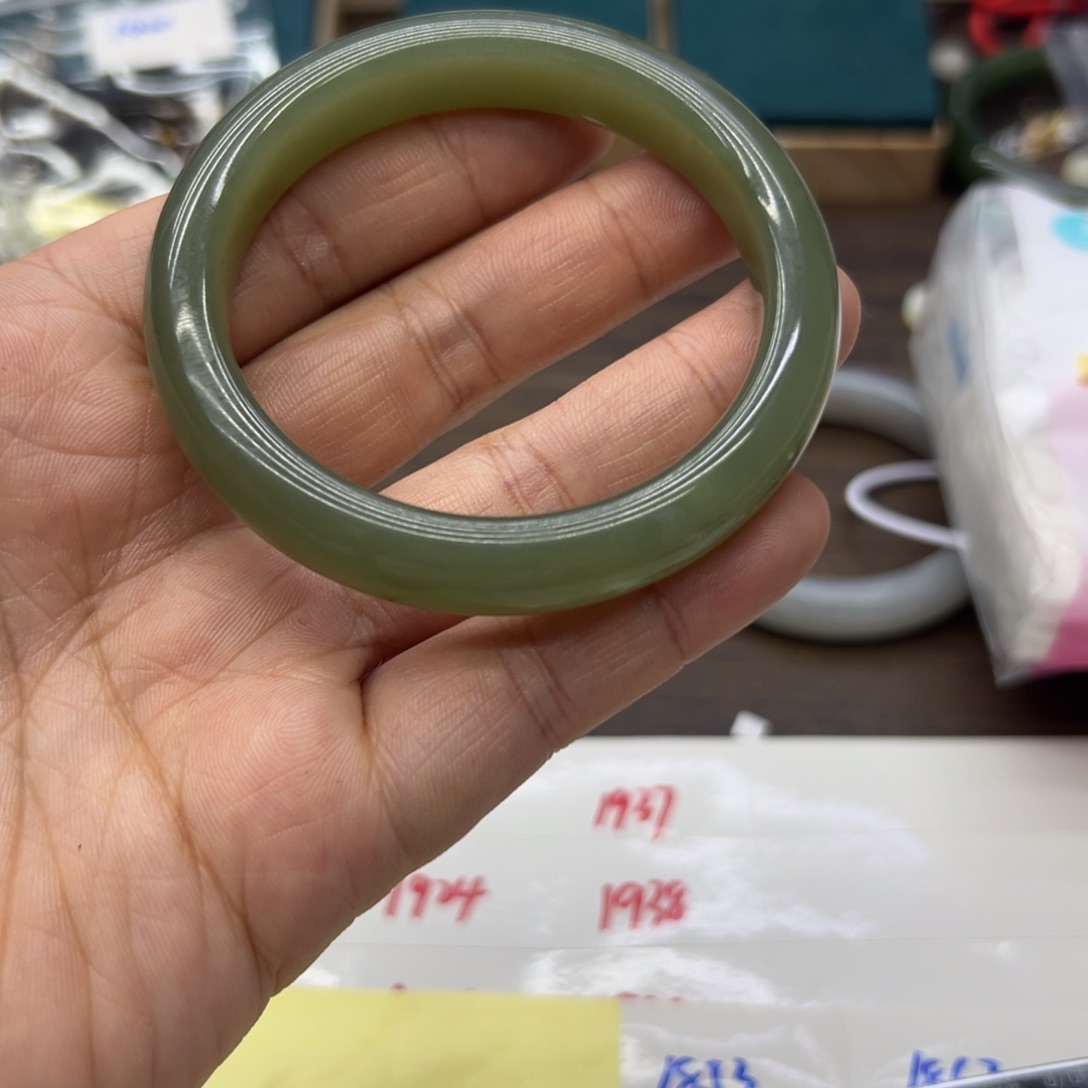 和田玉未镶嵌手镯55.2圈围1845