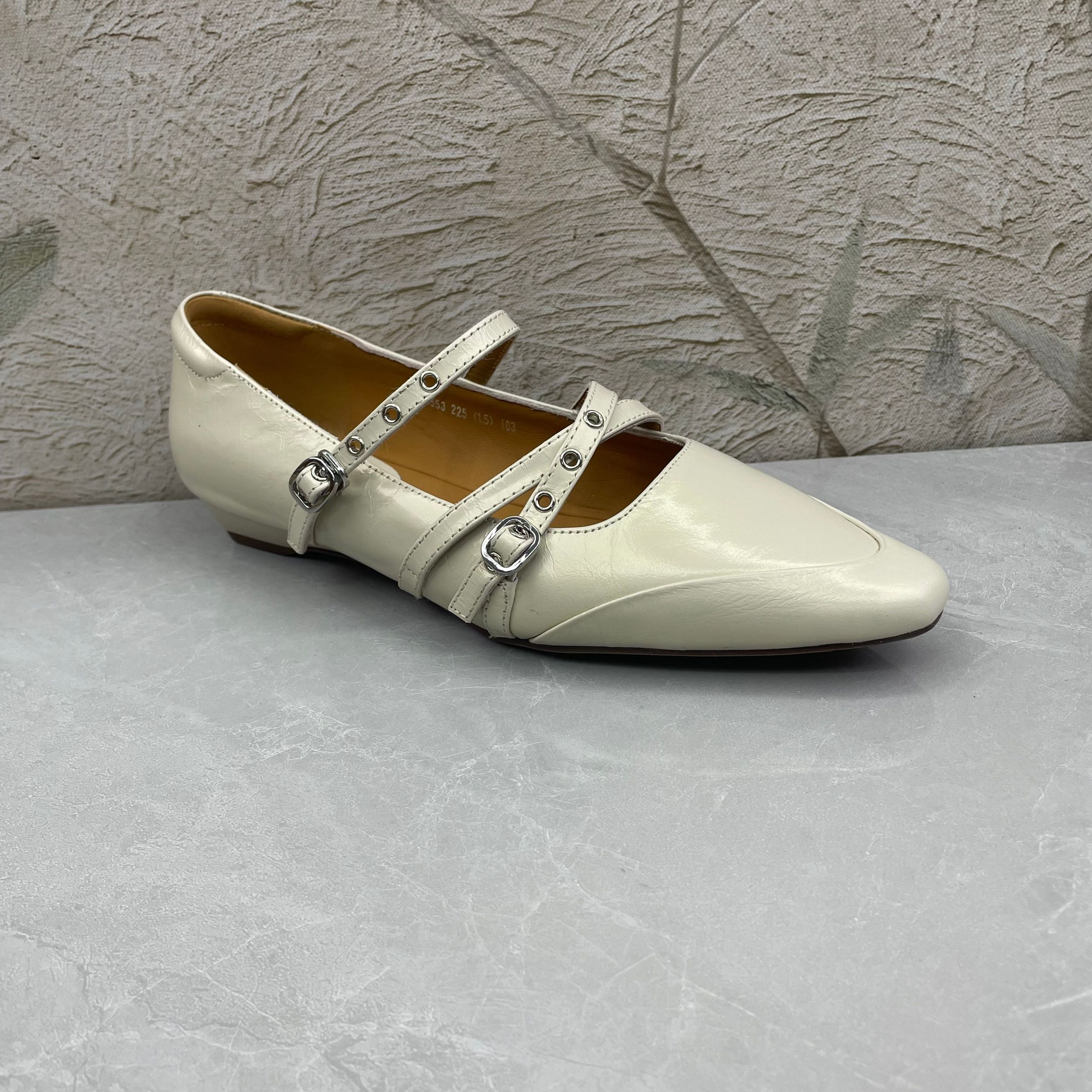 单鞋女 (牛皮)k3553（孤品）f区36/37码