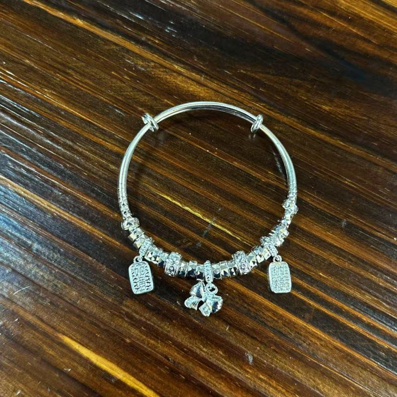 精品银手镯（无礼盒）  S309