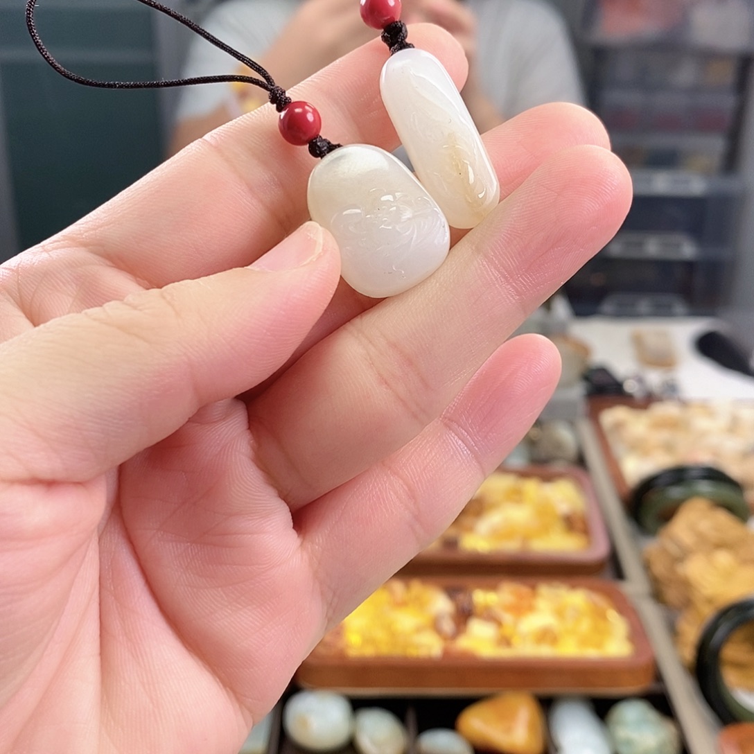 颈饰未镶嵌和田玉
