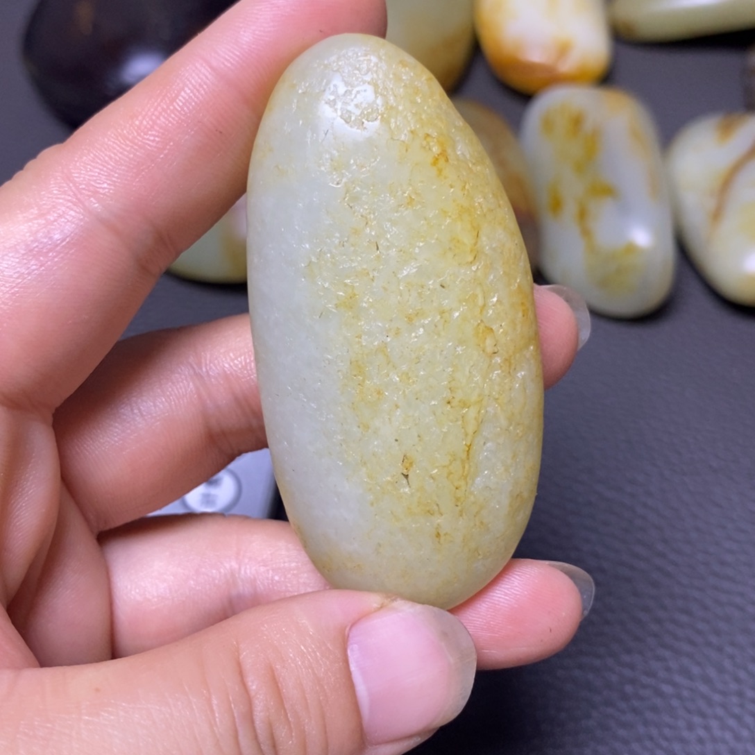 未镶嵌和田玉（糖玉）挂件