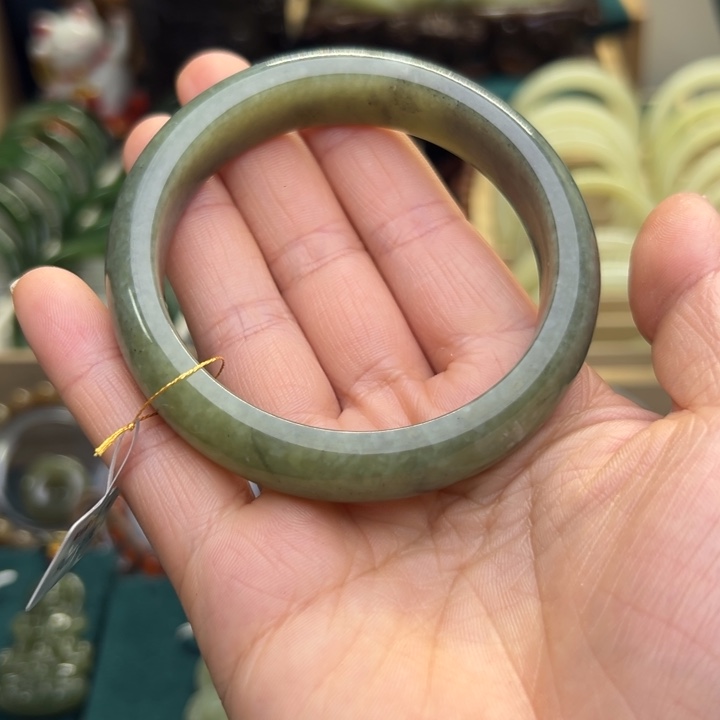 和田玉手镯未镶嵌60圈围7979