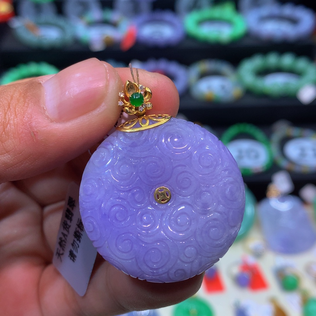 翡翠18K金镶嵌颈饰