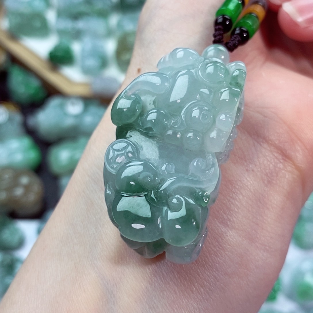 翡翠颈饰未镶嵌天然