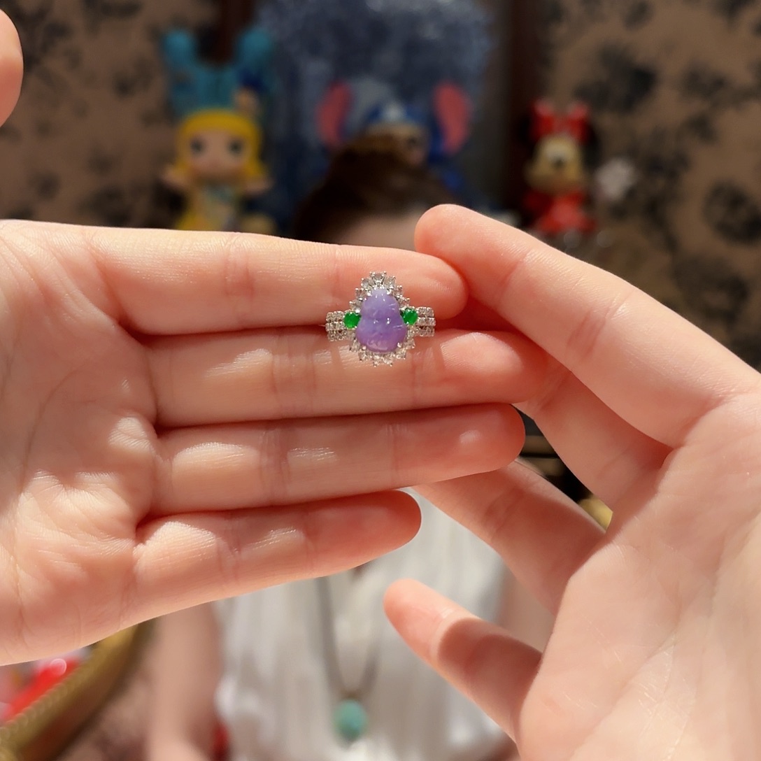 18K金镶嵌戒指翡翠