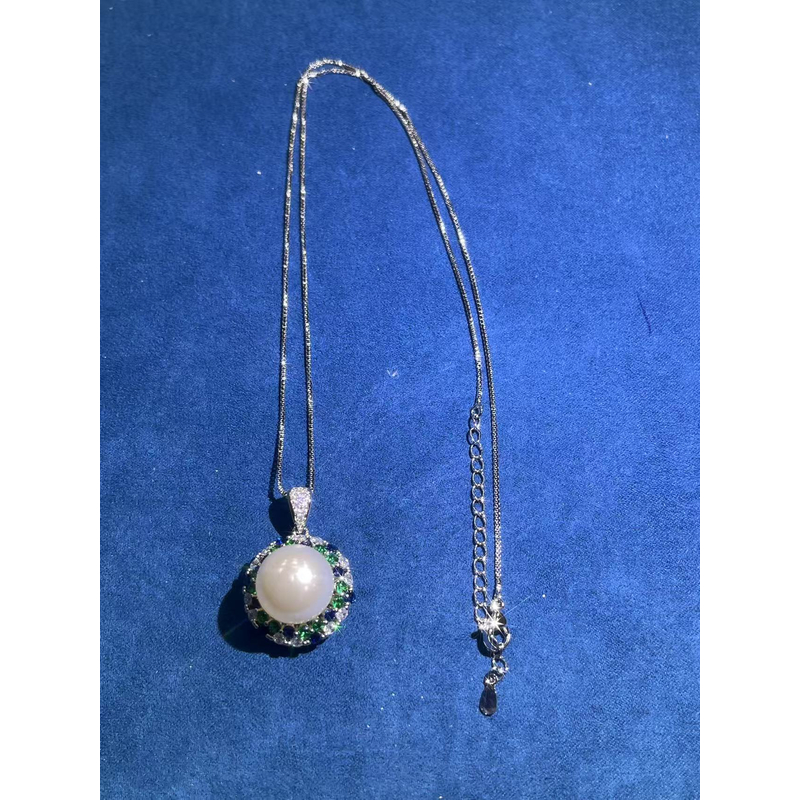 a679白色圆珠吊坠项链多样性发货