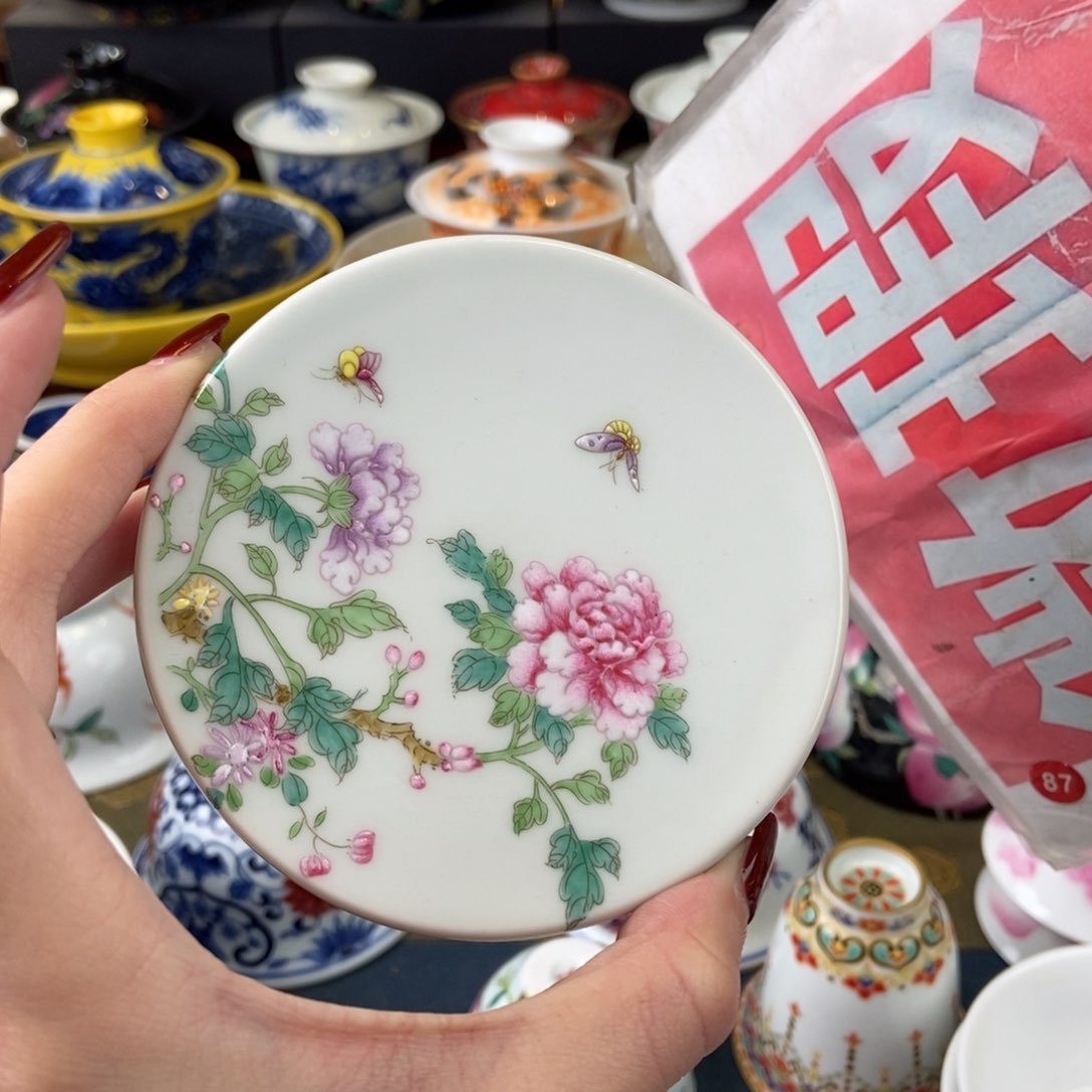 陶瓷艺术家的作品是一种非常高兴