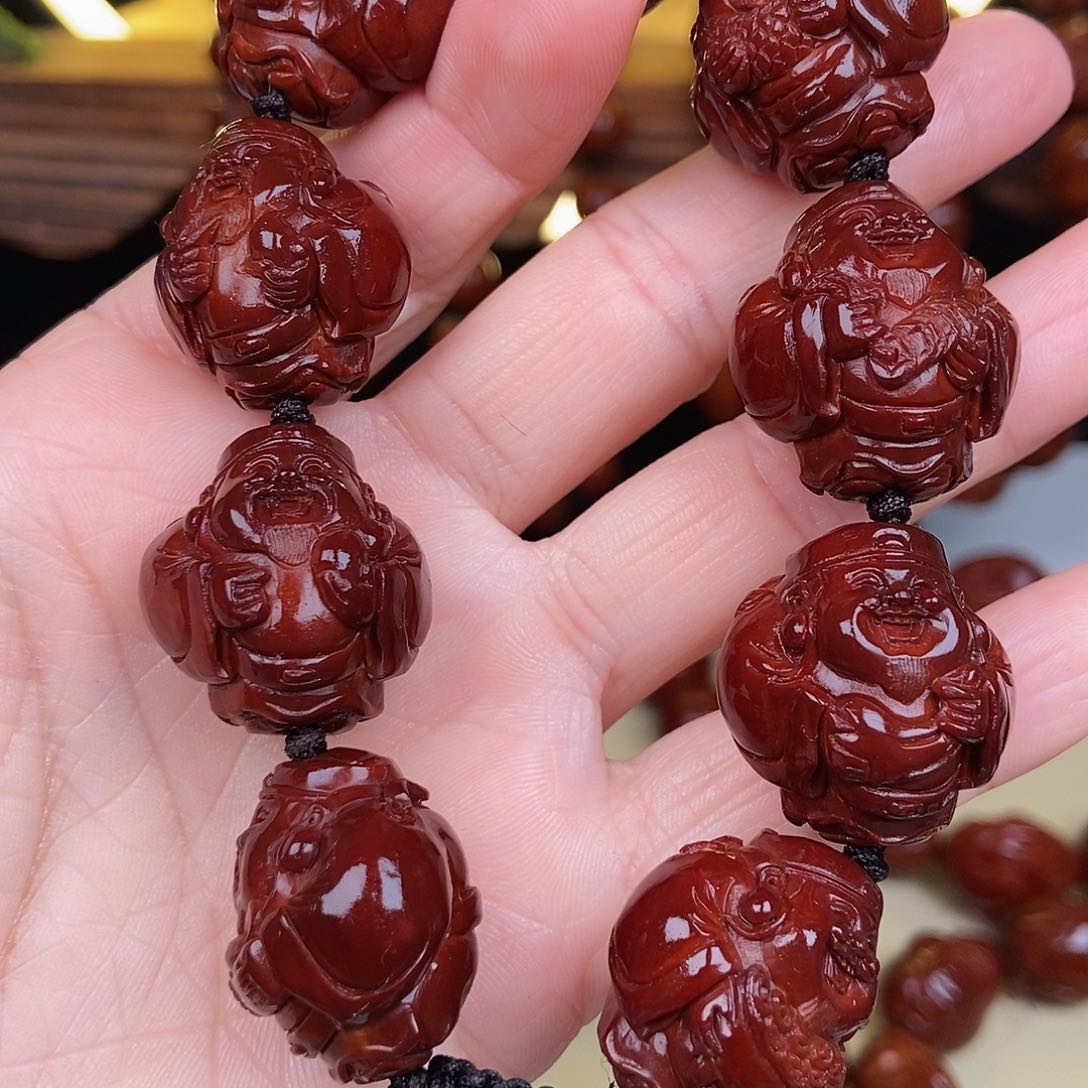 橄榄核吊坠八宝财神