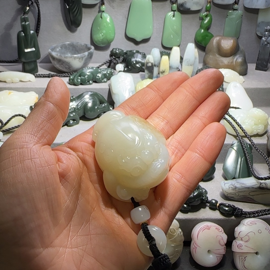 a***l和田玉未镶嵌把件