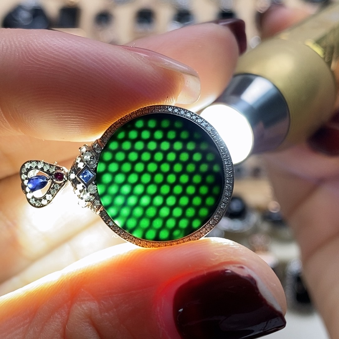 翡翠颈饰18K金镶嵌墨翠