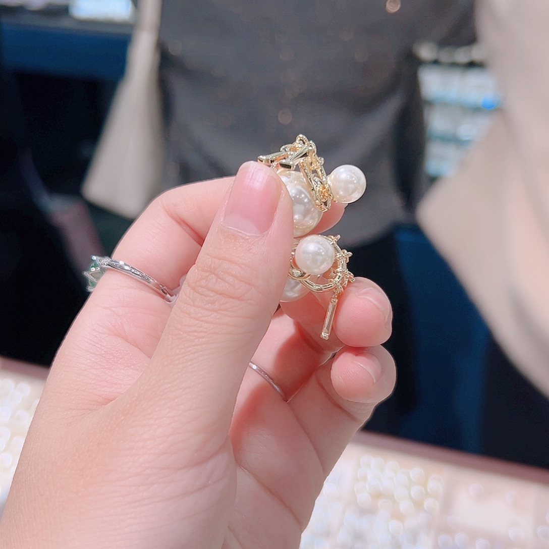 月***酒锆石纯铜合金耳环的