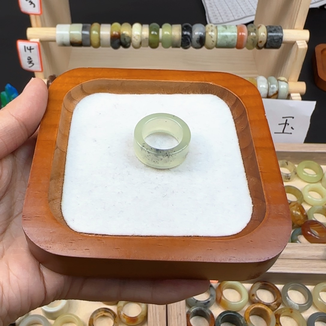 蛇纹石玉岫玉内径16.6合金Z**.