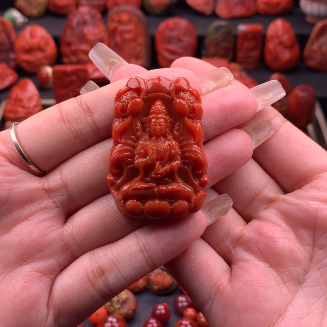 南红玛瑙南红川料观音吊坠25.8mm未镶嵌