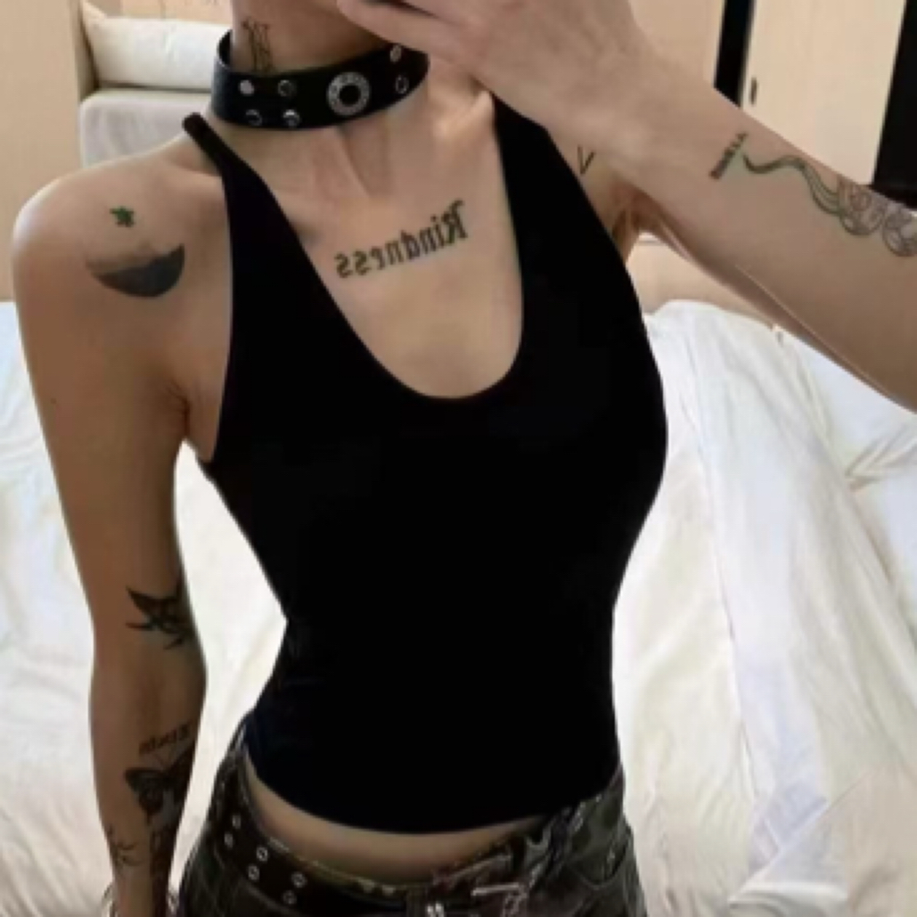 枫之欣2025背心高弹聚拢裸感瑜伽文胸外穿高强度美背健身女防震