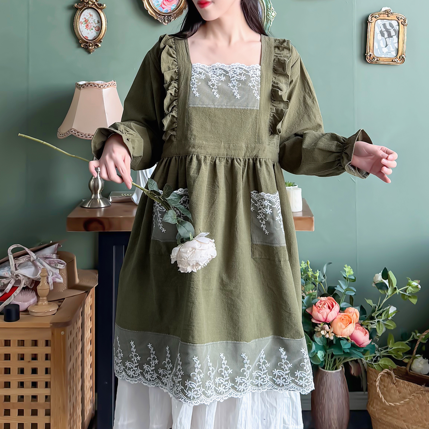 新款简约日韩风均码蕾丝围裙工作服防污成人做饭可爱时尚韩版纯棉