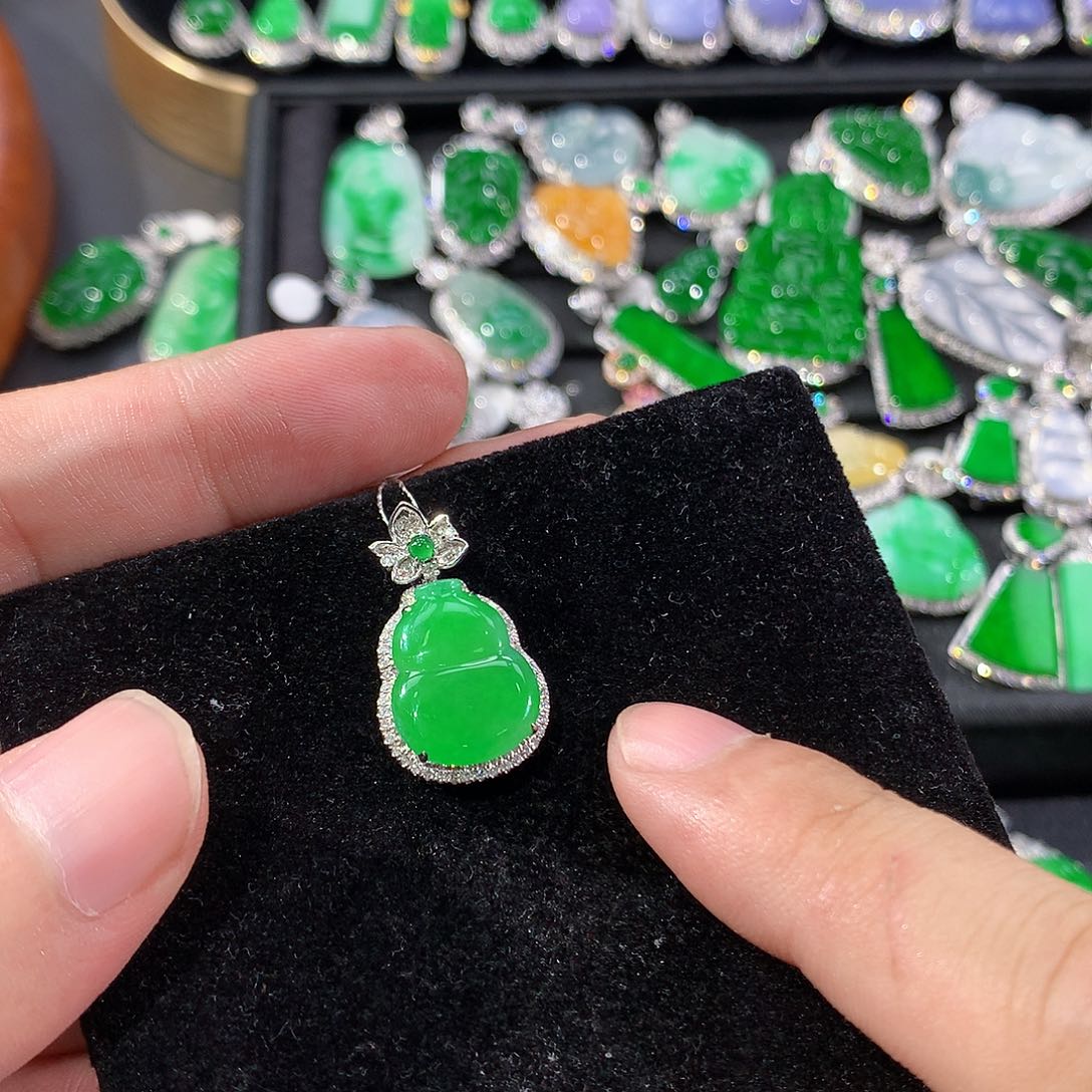 风***3翡翠18K金镶嵌颈饰