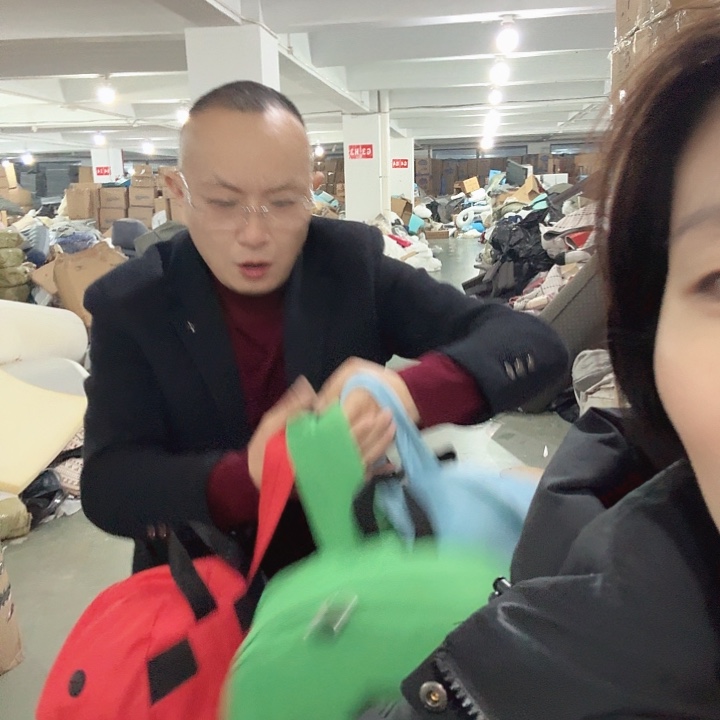 多色多款书包真厉害