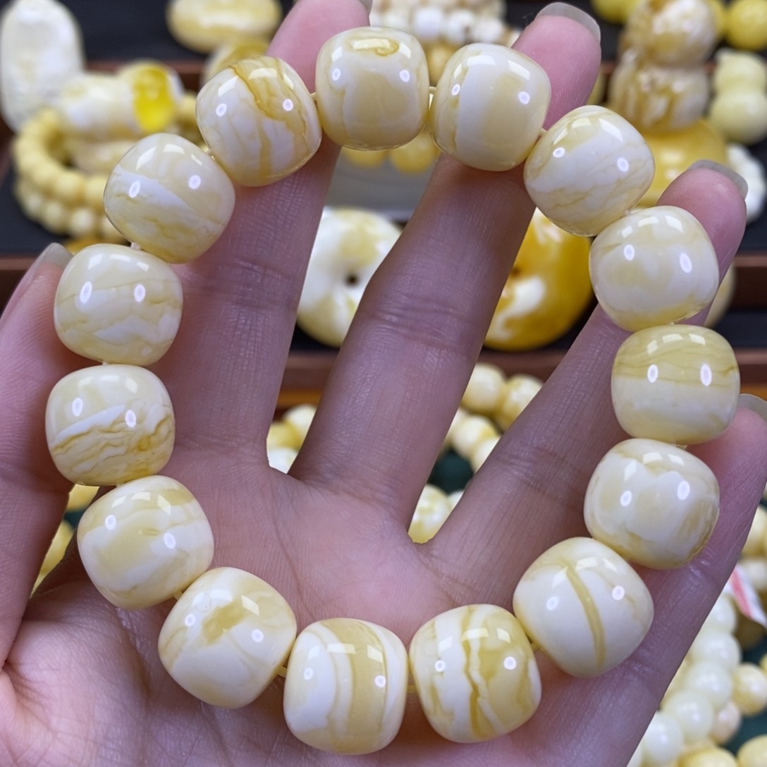 琥珀裸石未镶嵌同料手串