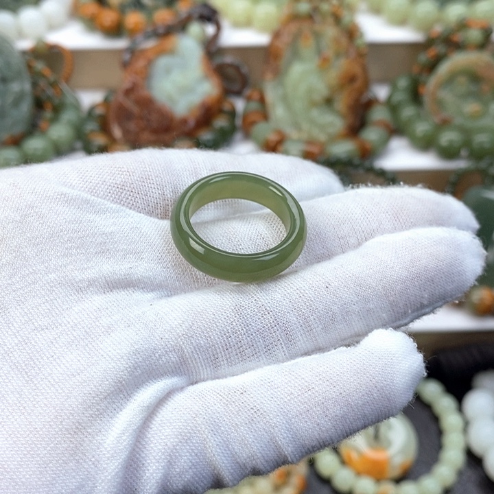 【闪购商品】透闪石质玉戒指未镶嵌