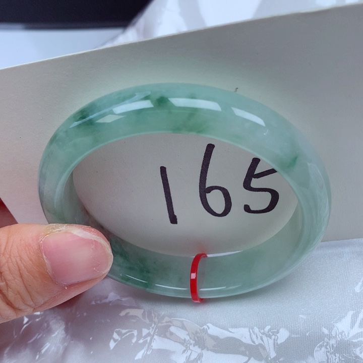 翡翠手镯未镶嵌翡翠