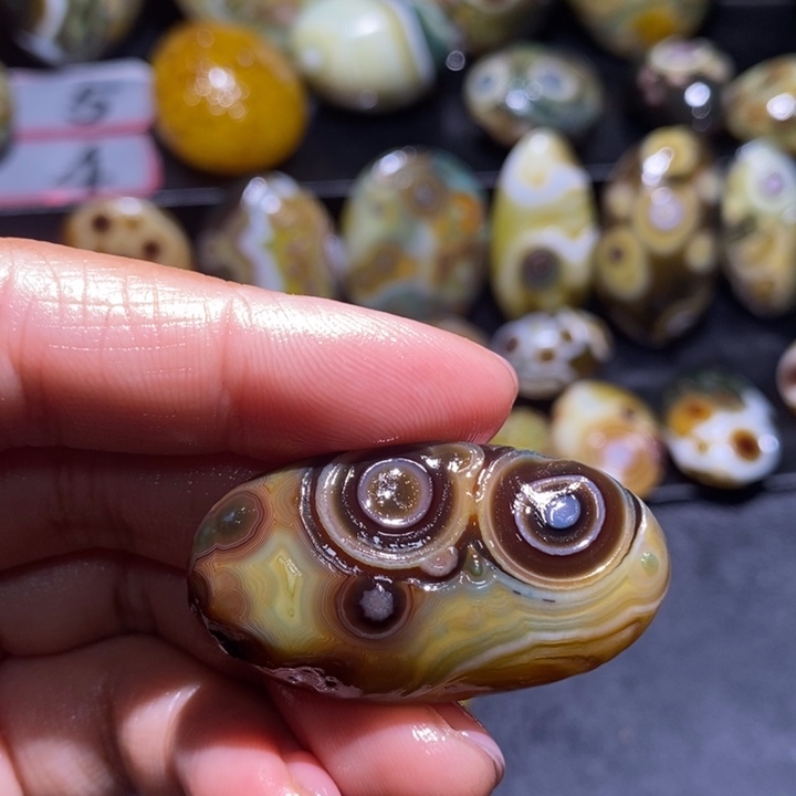 玛瑙/玉髓未镶嵌珠宝半成品155