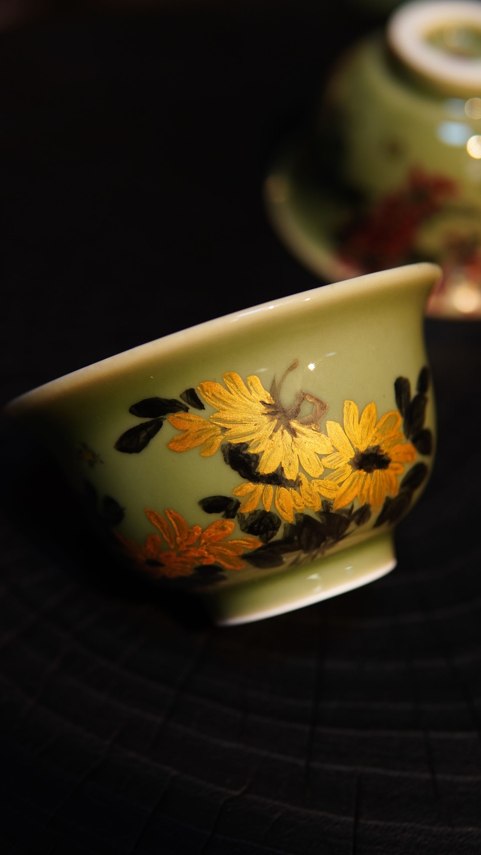 等烟雨-景德镇颜色釉主人杯纯手绘金秋菊花压手杯茶杯高颜值100cc