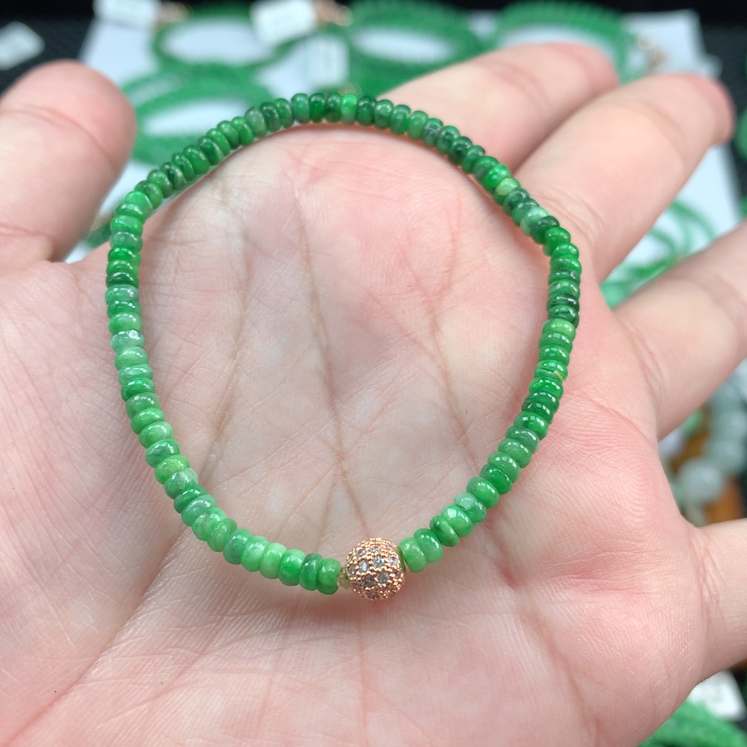 翡翠手链未镶嵌翡翠