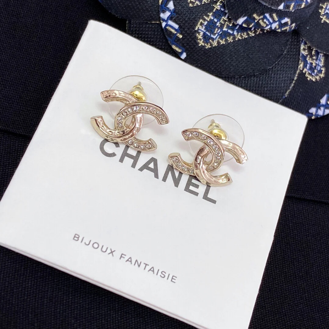 未使用 Chanel/香奈儿 耳钉小号半钻半浮雕精致时尚