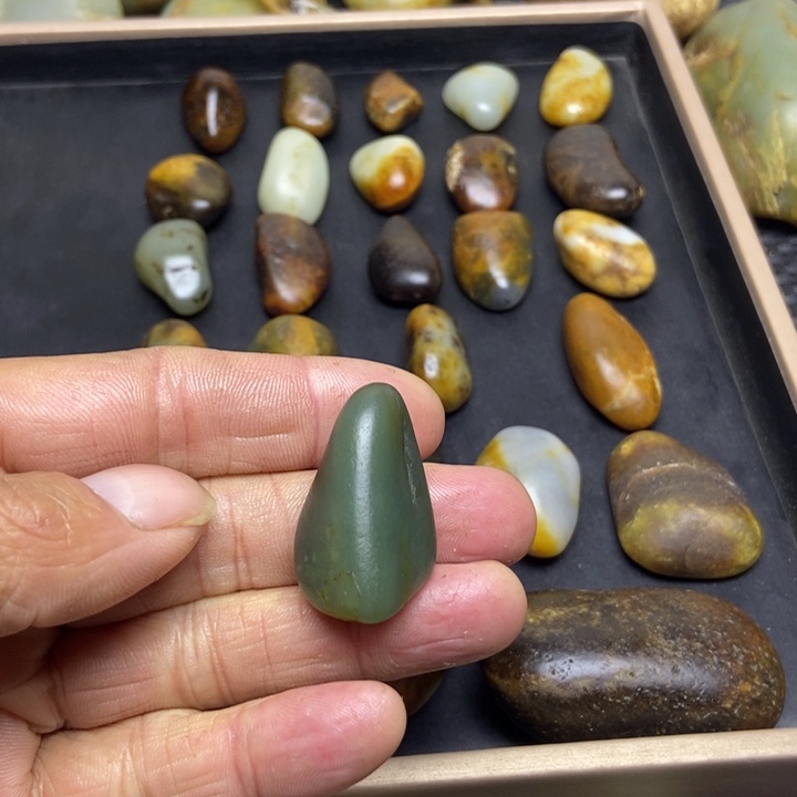 光***头和田玉（糖玉）未镶嵌珠宝奇石