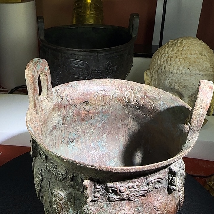 用***7古铜鼎艺术品一件