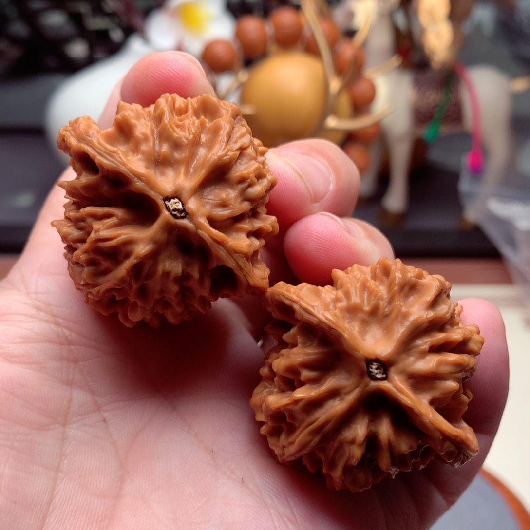 文玩核桃把件十三陵鸡心全品大尺  1号