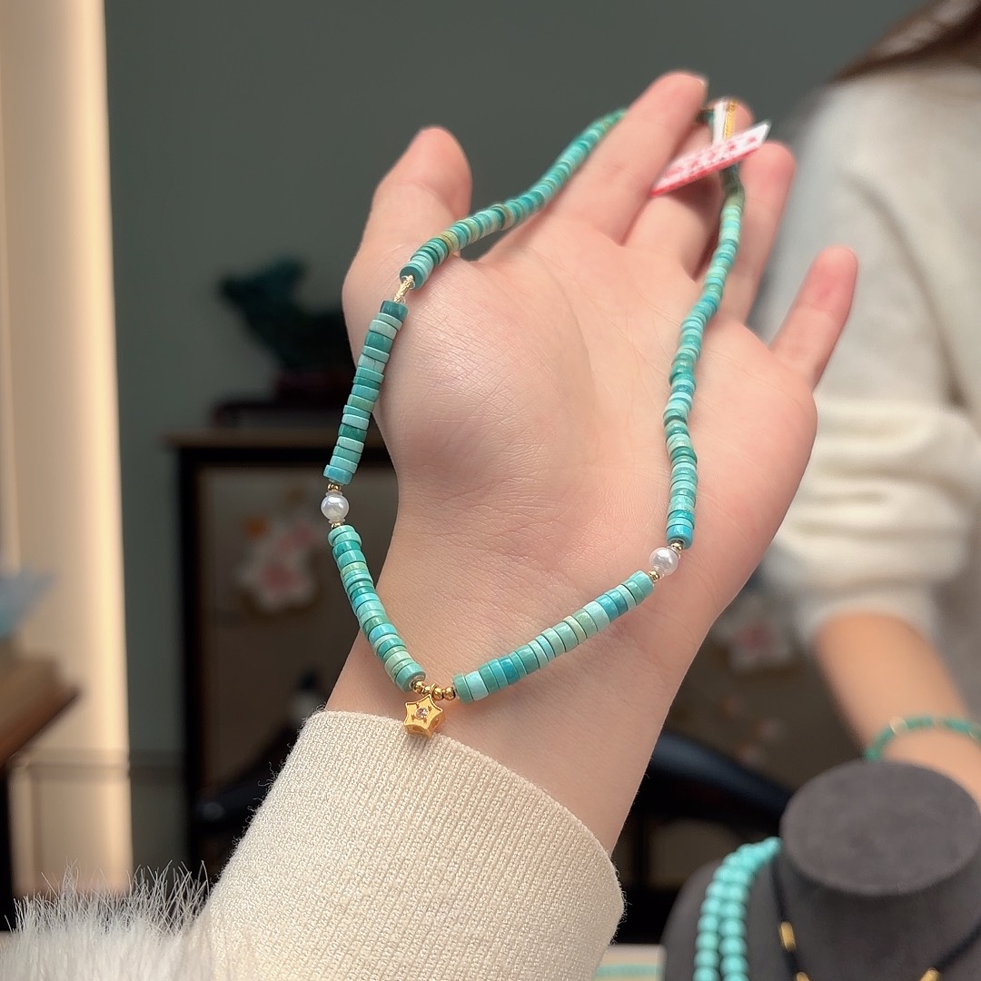 烨***霖绿松石18K金镶嵌颈饰