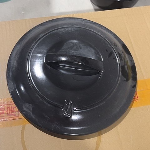 微瑕、不能明火，口径22，有缺瓷鱼标盖