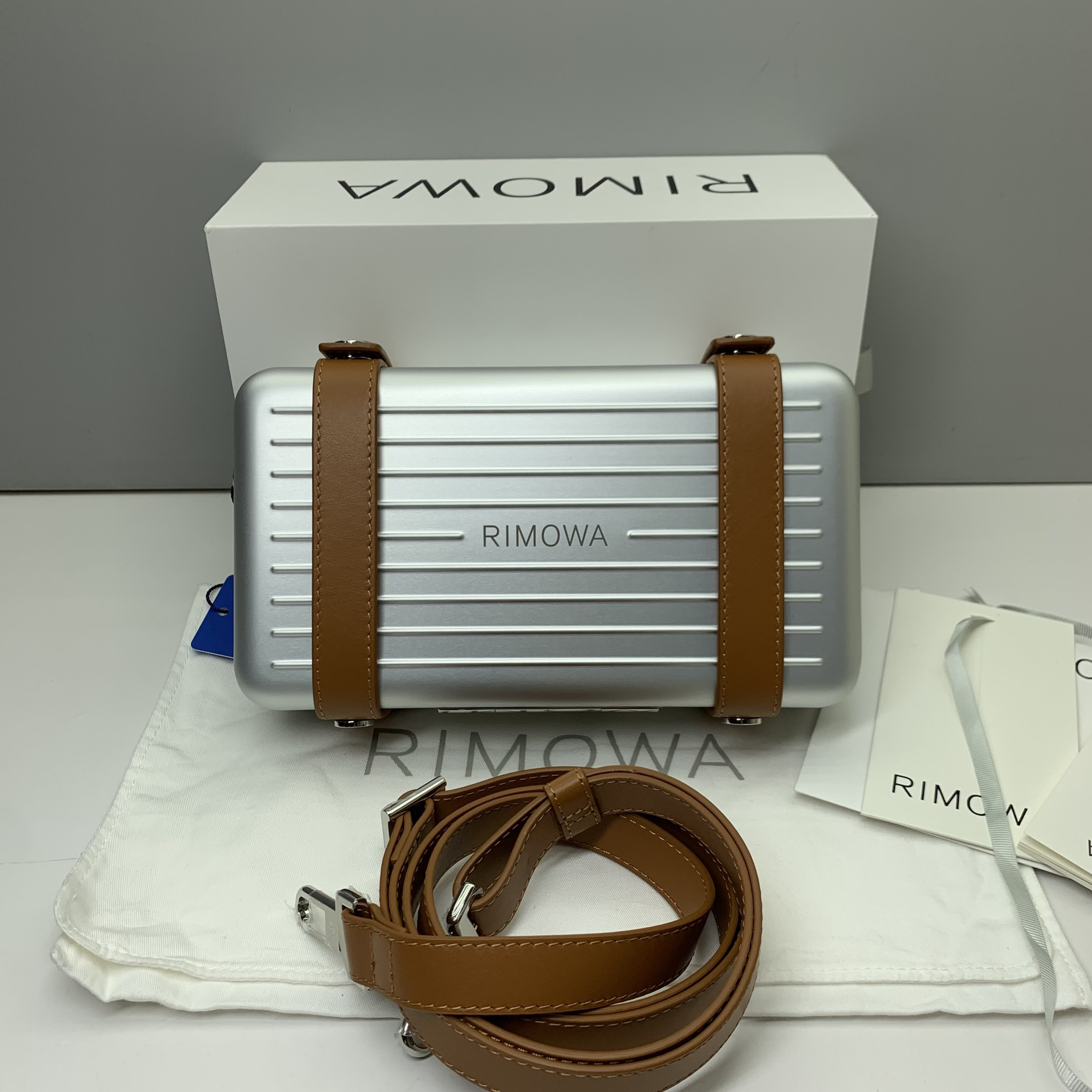 99新 Rimowa/日默瓦 0910镁铝合金盒子包斜挎包 尺寸21.5×13x6.5