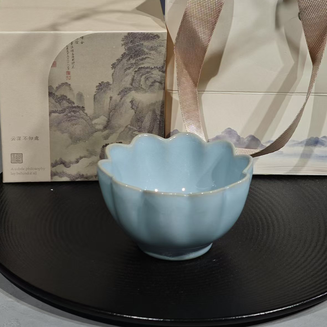 天青釉水莲花主人杯