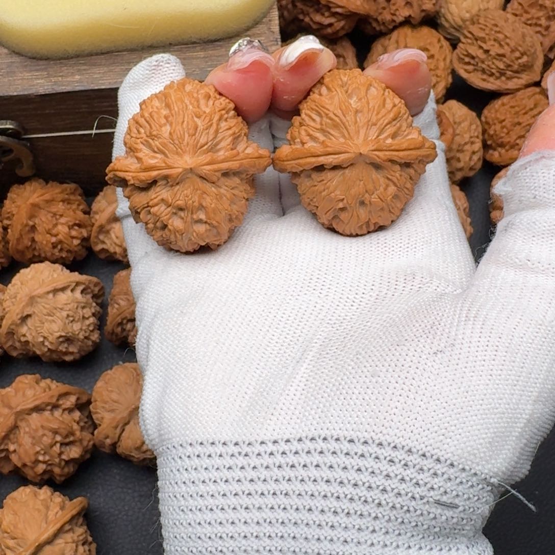 文玩核桃吊坠39三角白