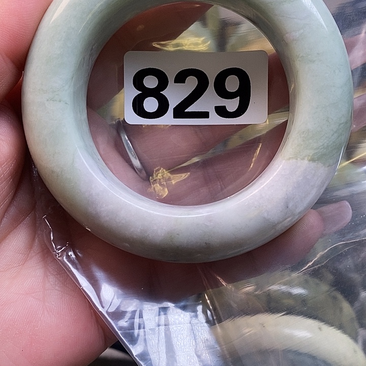 和***合蛇纹石玉未镶嵌手镯