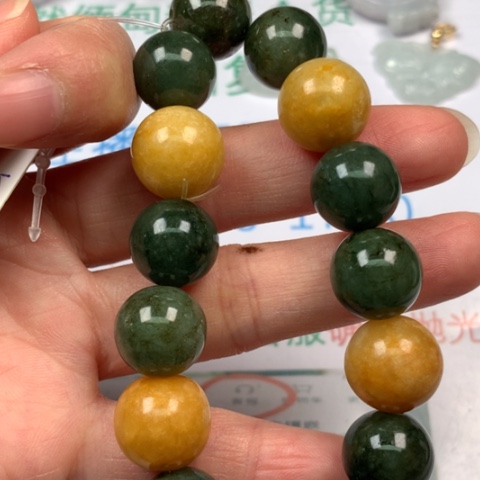 翡翠颈饰未镶嵌翡翠