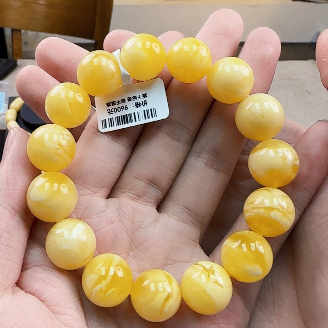 未镶嵌琥珀珠宝奇石