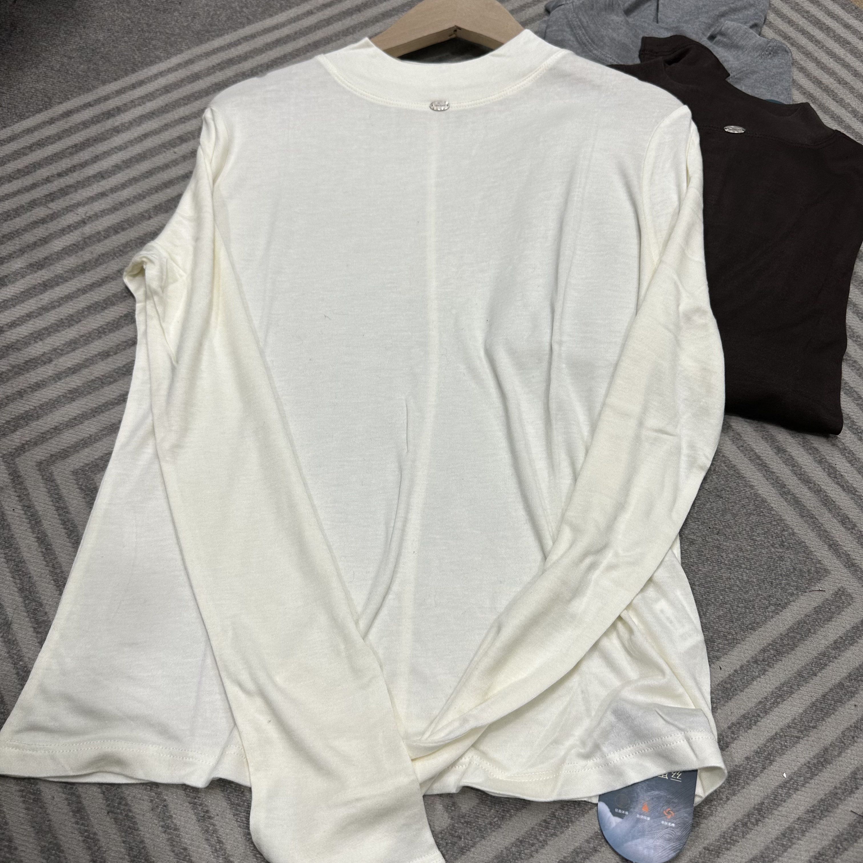 溪宝家 高品质老钱风半领叠穿神器打底衫Lana’s