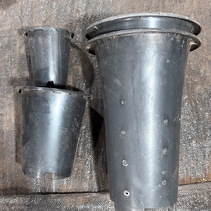 塑料口径25 高度35 一组4个 套盆