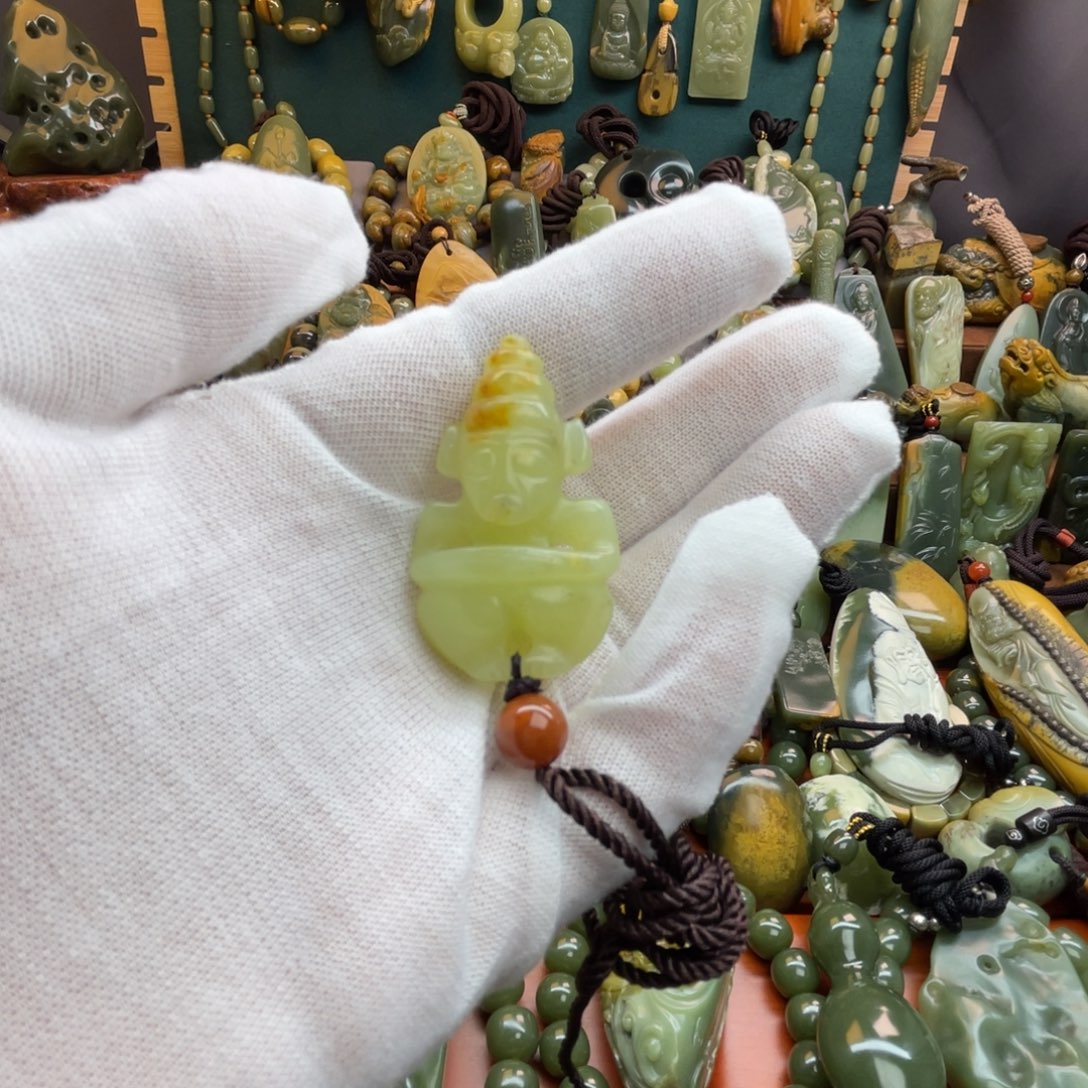 岫岩河磨玉（透闪石质玉）未镶嵌颈饰