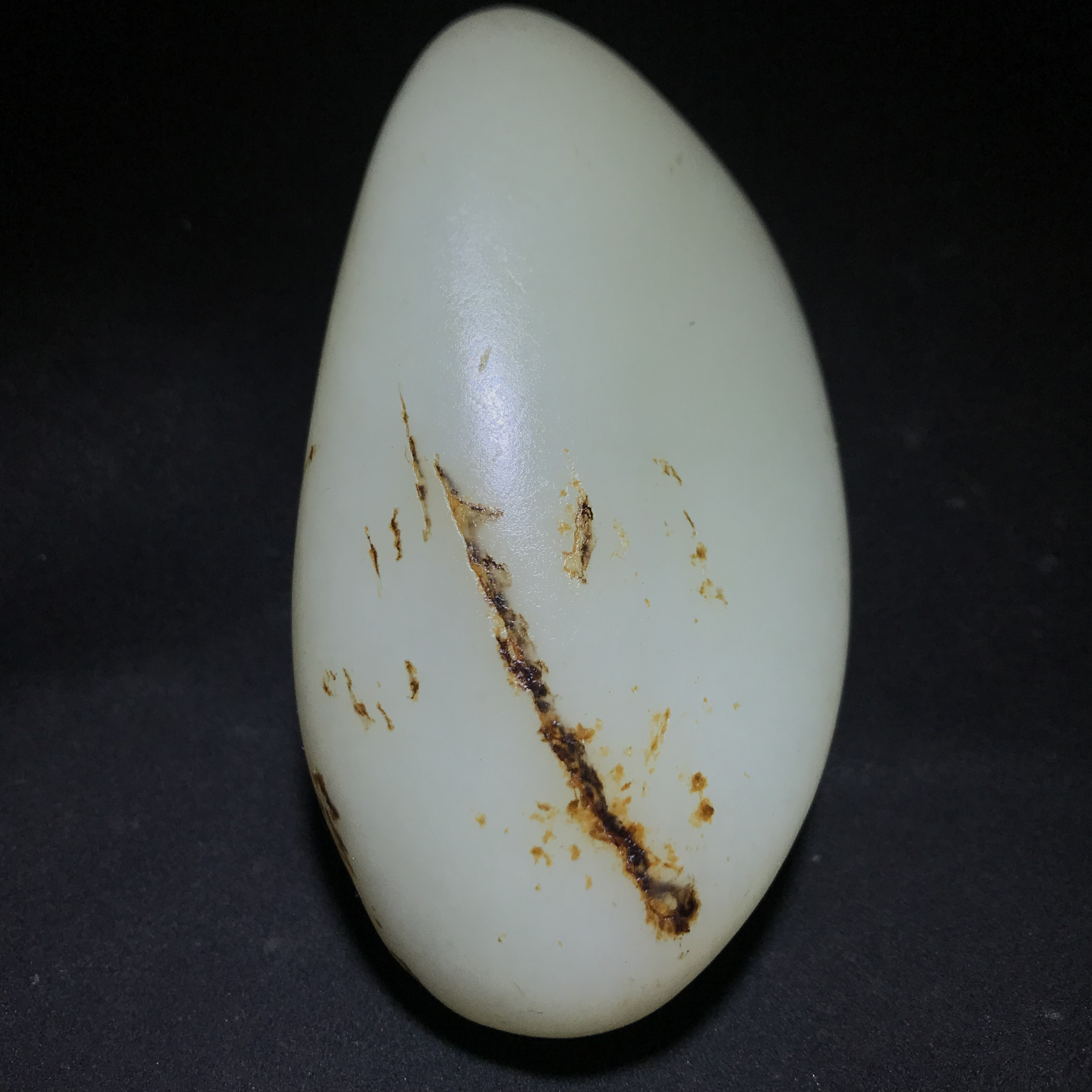 126克新疆和田玉原石