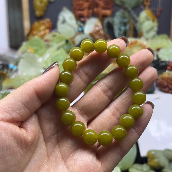 蛇纹石玉未镶嵌颈饰