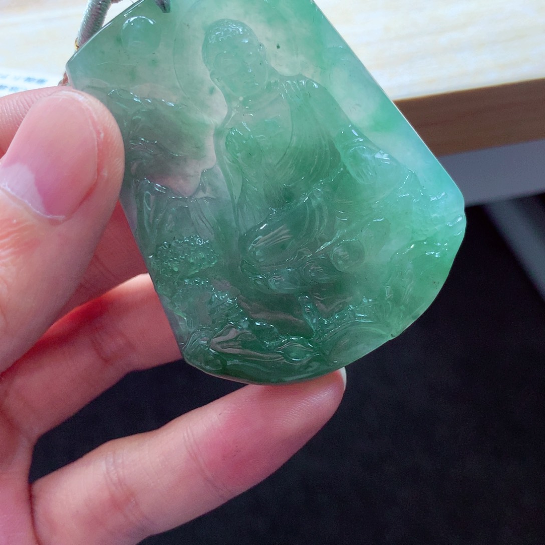 翡翠未镶嵌颈饰吊坠