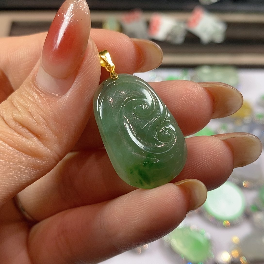 翡翠颈饰银S925镶嵌天然翡翠